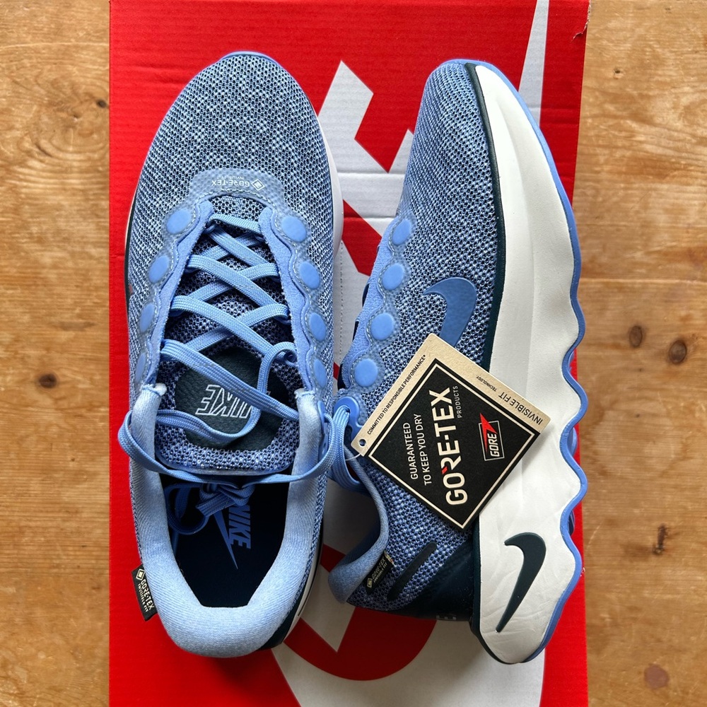 Nike Motiva rubber trimmed GORETEX sneakers - brand new!